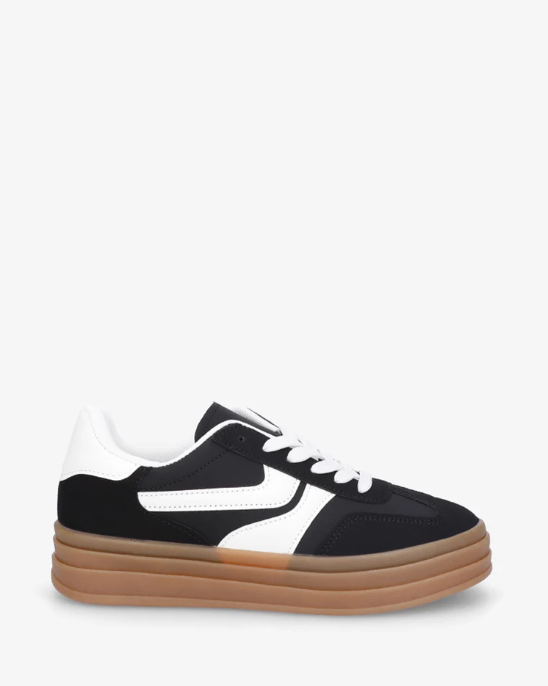 Contrasting Panel Sneakers