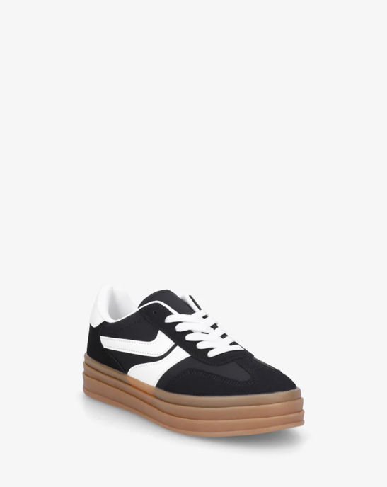 Contrasting Panel Sneakers