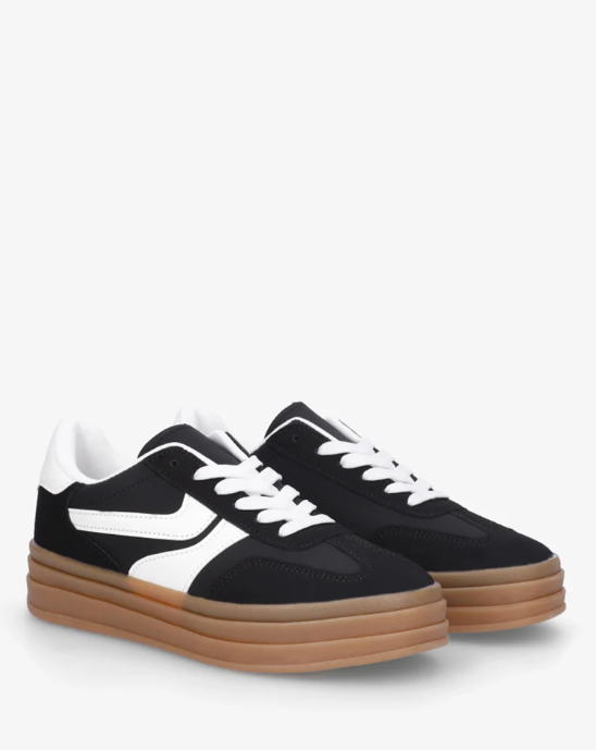 Contrasting Panel Sneakers